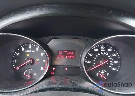 2016 Kia Sedona Lx из США, поврежденный, VIN KNDMB5C11G6201717